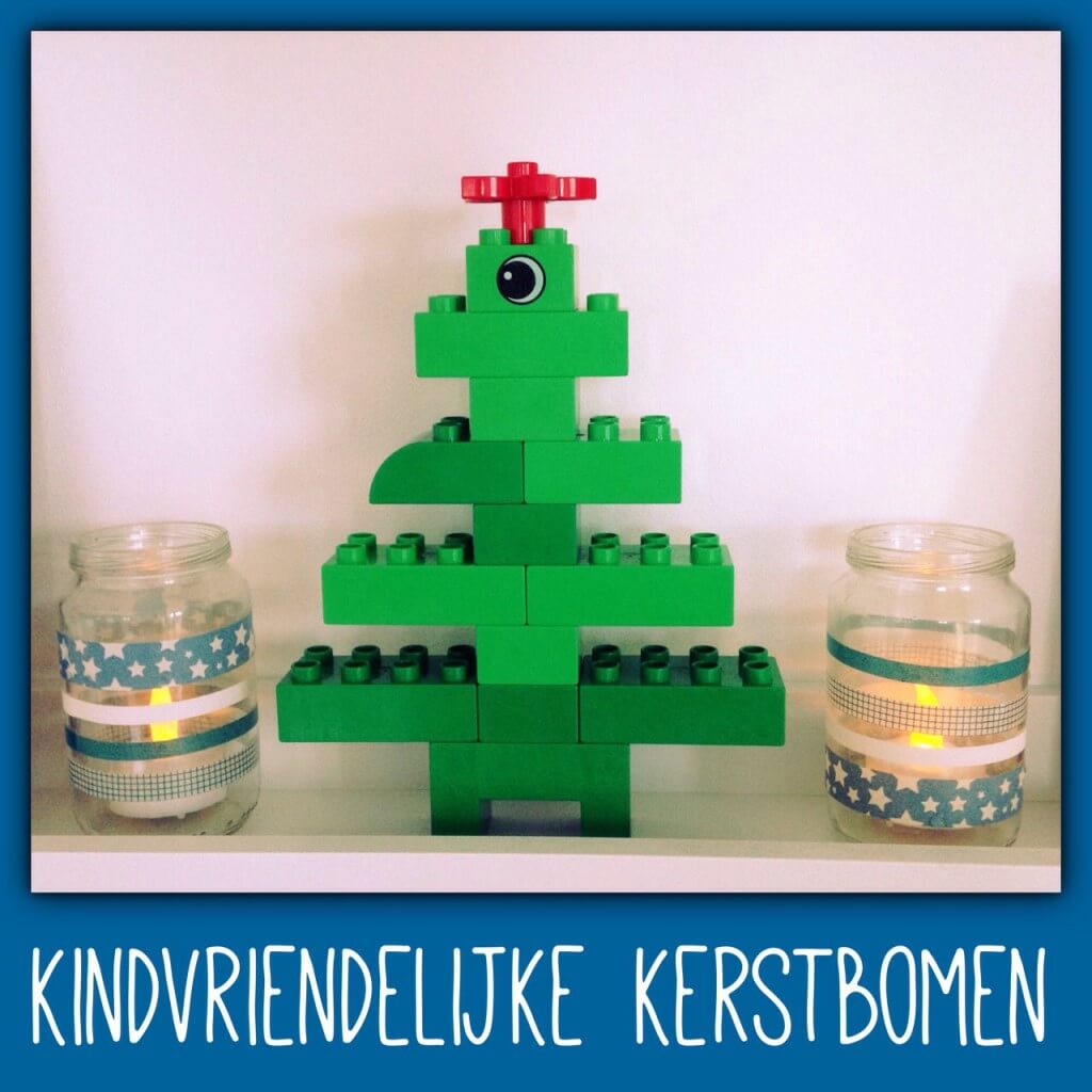 Ook leuk: een DUPLO kerstboompje, deze bouwden wij thuis, de piek is een bloempje. Kerstknutselen, maar dan met LEGO of DUPLO. 