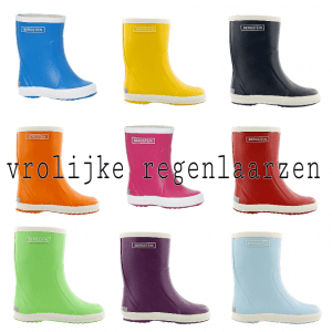 hippe regenjassen en vrolijke laarzen