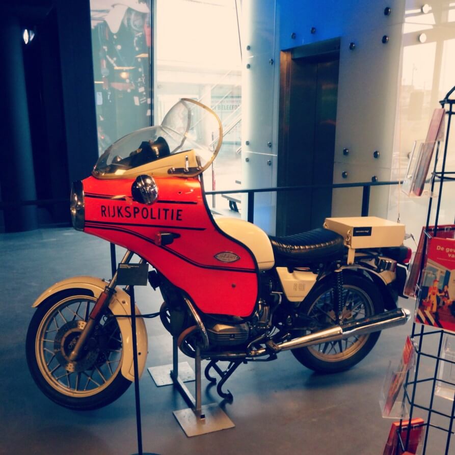 Uitje met de kids politie, ambulance en brandweer kijken in het PIT Veiligheidsmuseum