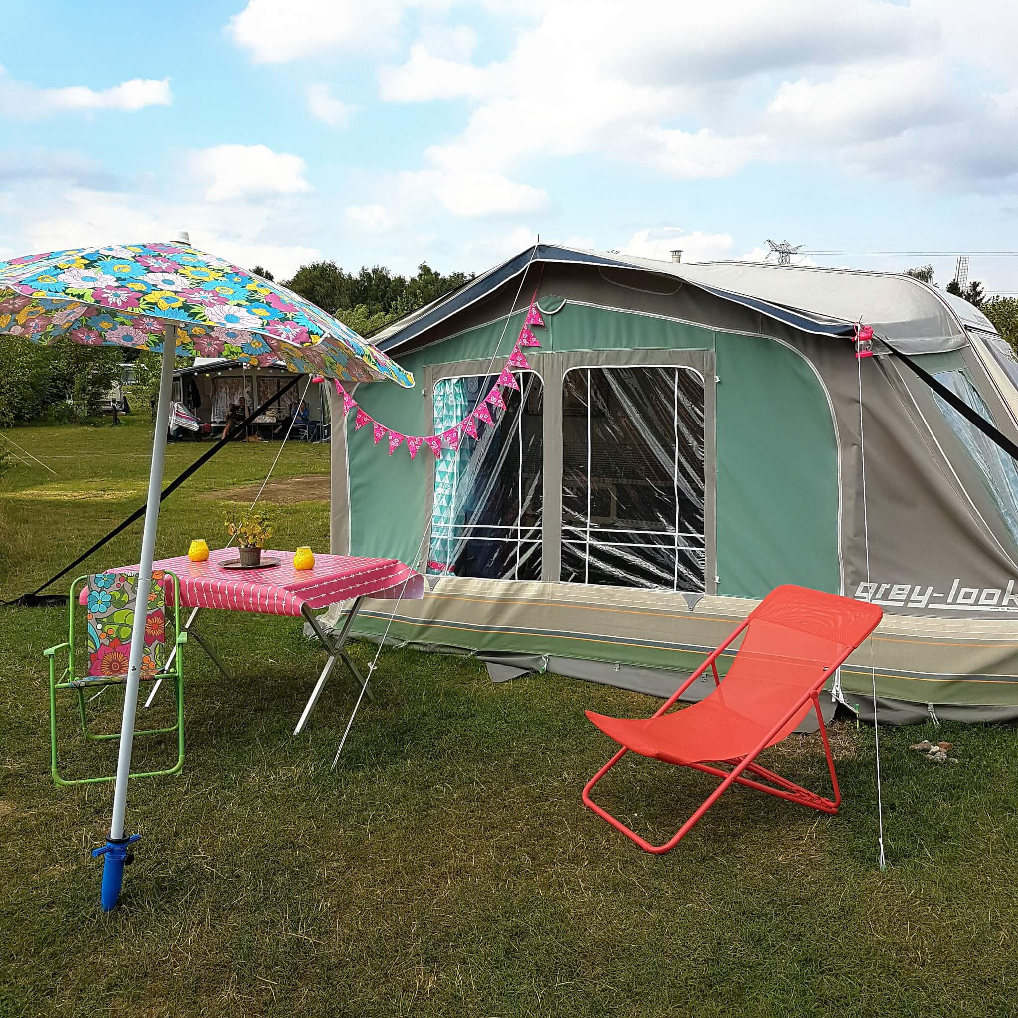 Hippe sleurhut de voortent en de buitenkant van je caravan pimpen