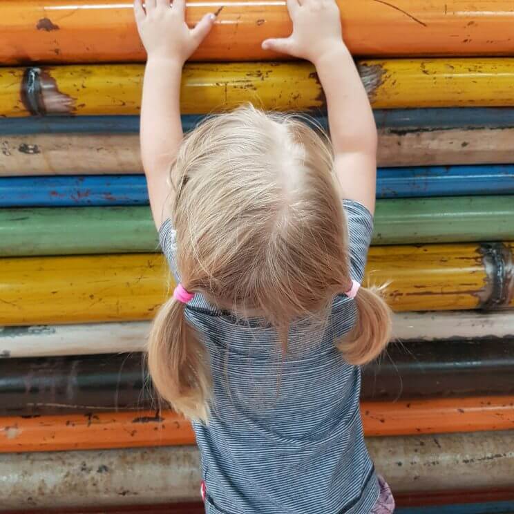 Uitje met kinderen naar de landelijke en industriële Strijp in Eindhoven: speeltuin, industrieel erfgoed, winkelen, pannekoekenhuis én fruittuin