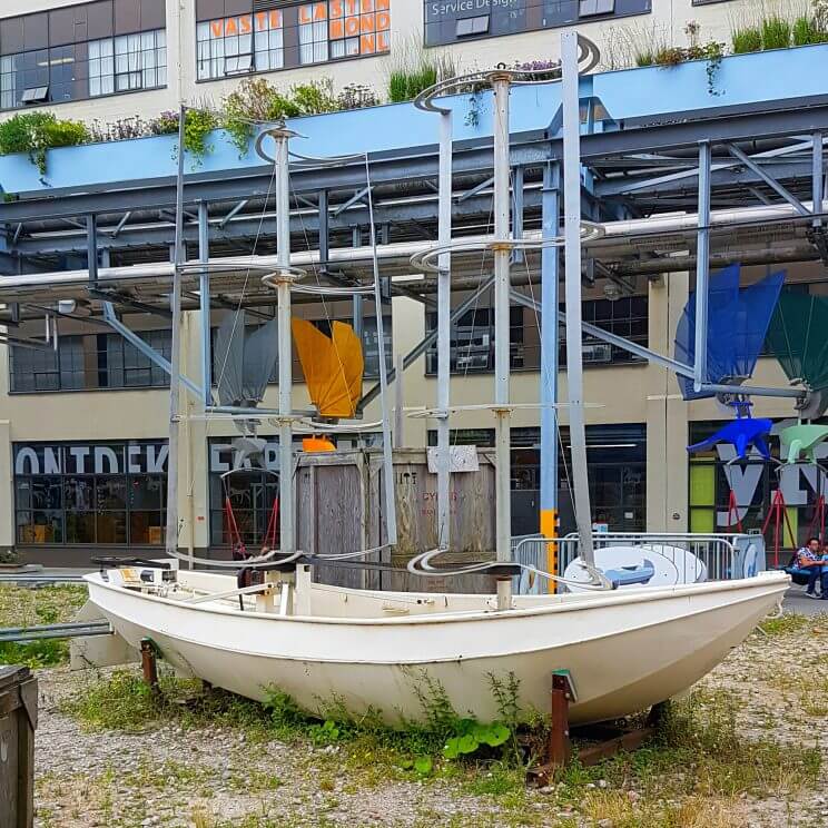 Uitje met kinderen naar de landelijke en industriële Strijp in Eindhoven: speeltuin, industrieel erfgoed, winkelen, pannekoekenhuis én fruittuin