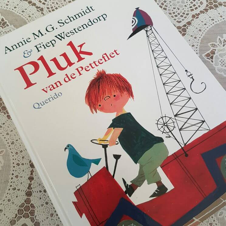 Boeken tips voor jonge kinderen van 6, 7 of 8 jaar. Annie M.G. Schmidt blijft fantastisch. Pluk van de Petteflet en Otje kun je voorlezen vanaf ongeveer 5 jaar, zelf lezen kan vanaf ongeveer 9 jaar. 