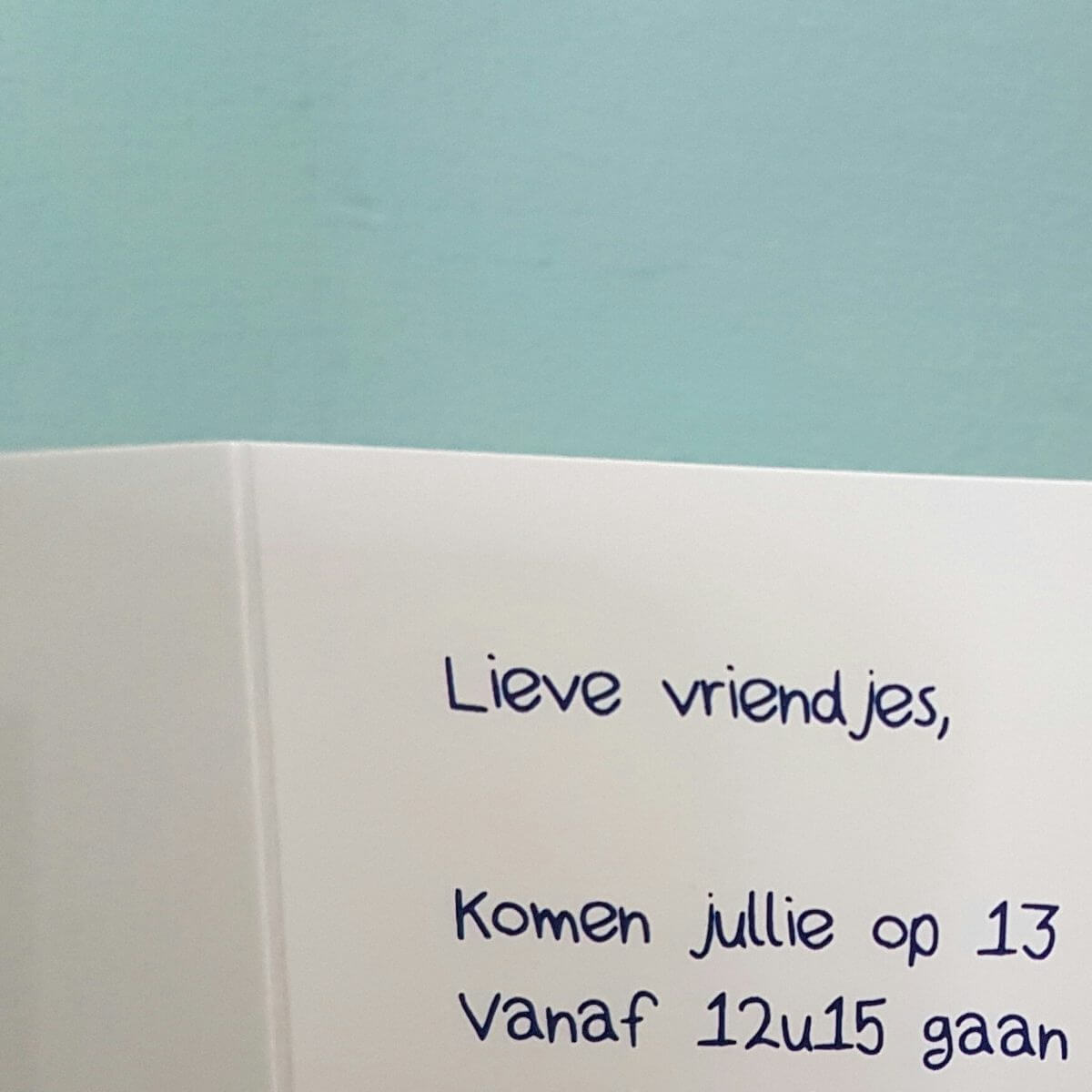 DIY: een uitnodiging voor je verjaardagsfeestje zelfmaken