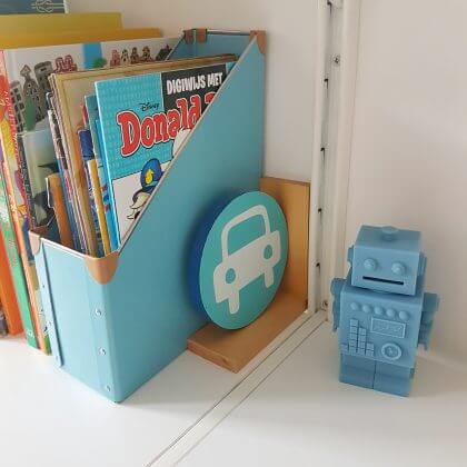 Kinderkamer cadeaus: leuke accessoires en andere spullen, voor jongens en meisjes. Zoals deze spaarpot van KG Design.