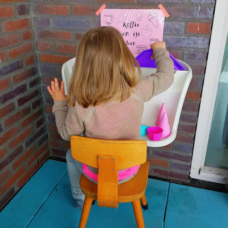 DIY voor tuin of balkon: ijswinkel en koffiebarretje voor de kinderen