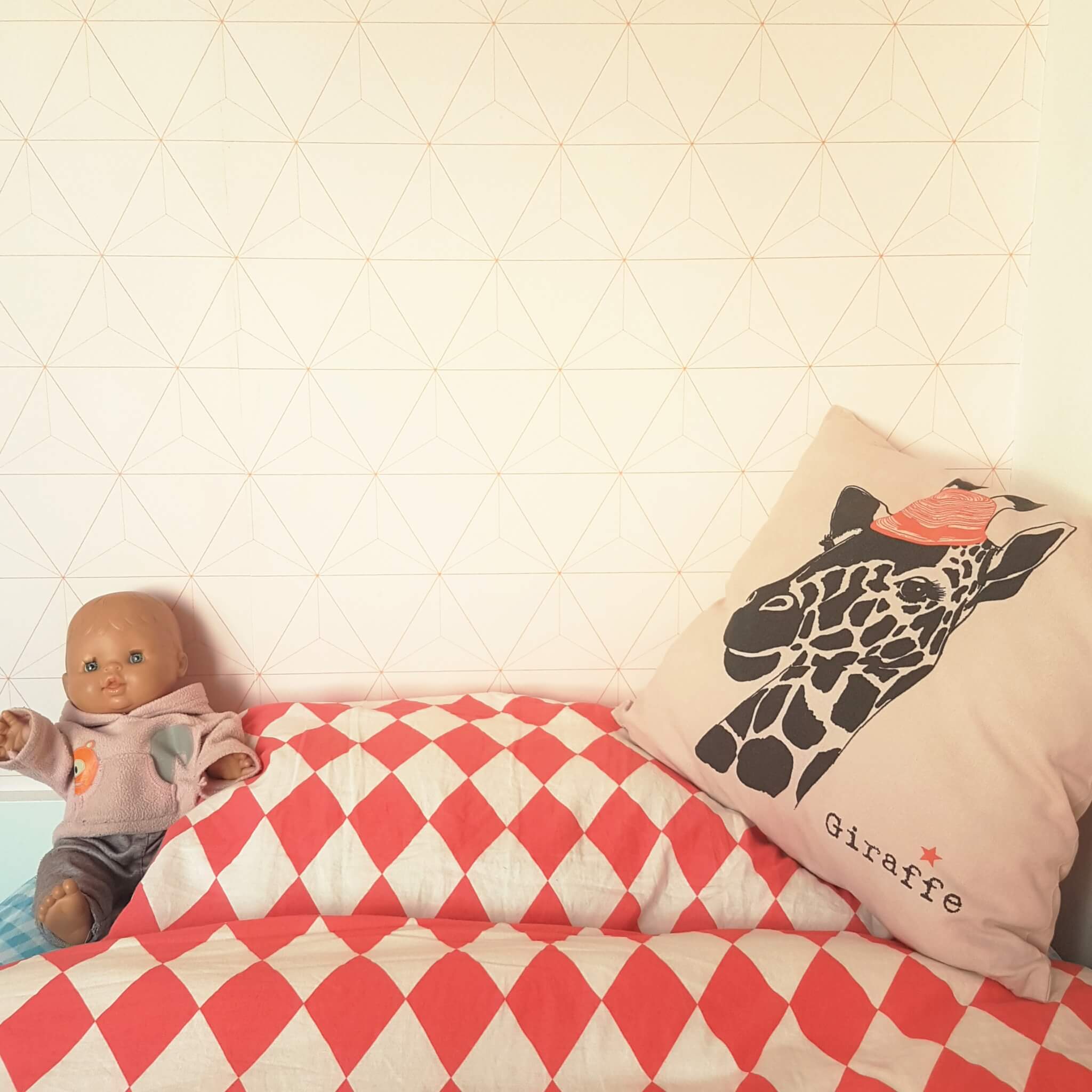 Behang en muurstickers: de leukste keuzes voor de kinderkamer - Eiffinger roze geometrische ruit driehoek bij Karwei Behang en muurstickers: de leukste keuzes voor de kinderkamer - Eiffinger roze geometrische ruit driehoek bij Karwei