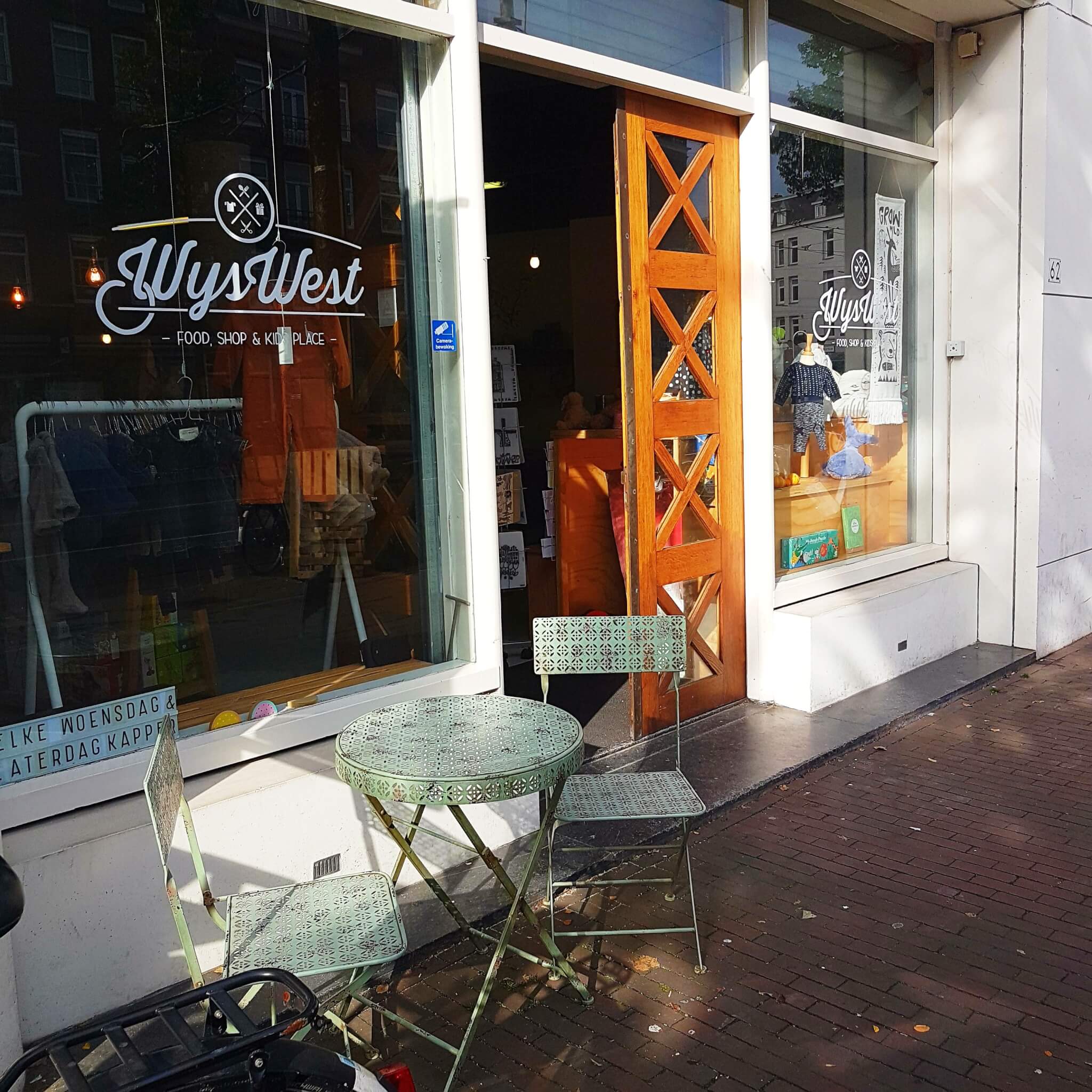 Shoppen op de Amsterdamse Bilderdijkstraat: Wijs West en de Wildernis