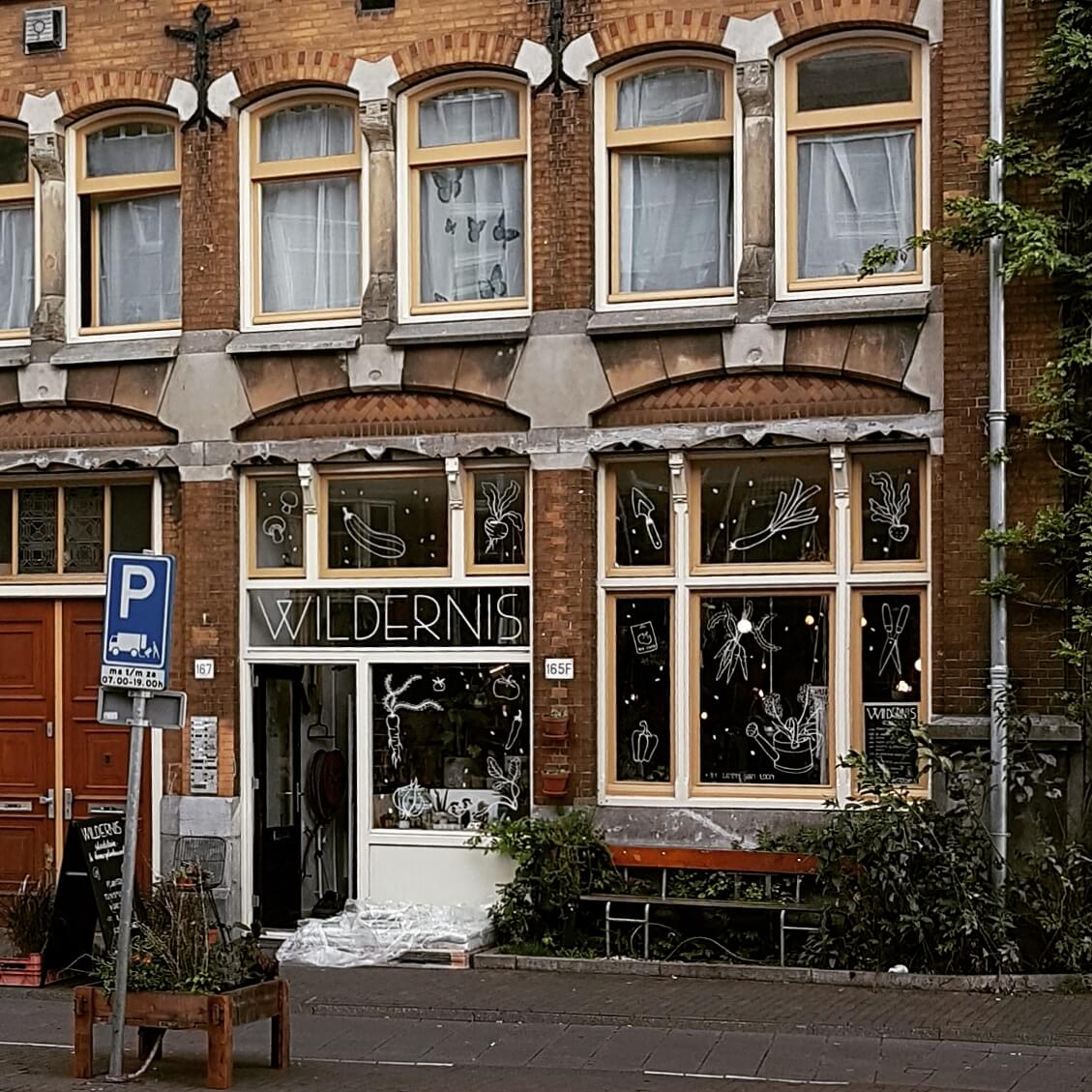 Shoppen op de Amsterdamse Bilderdijkstraat: Wijs West en de Wildernis