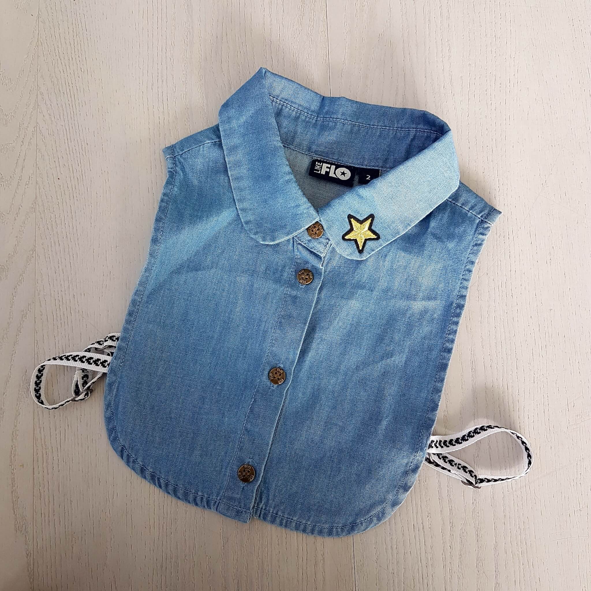 Kinderkleding trend: een los kraagje voor onder een trui of jurk - Like Flo