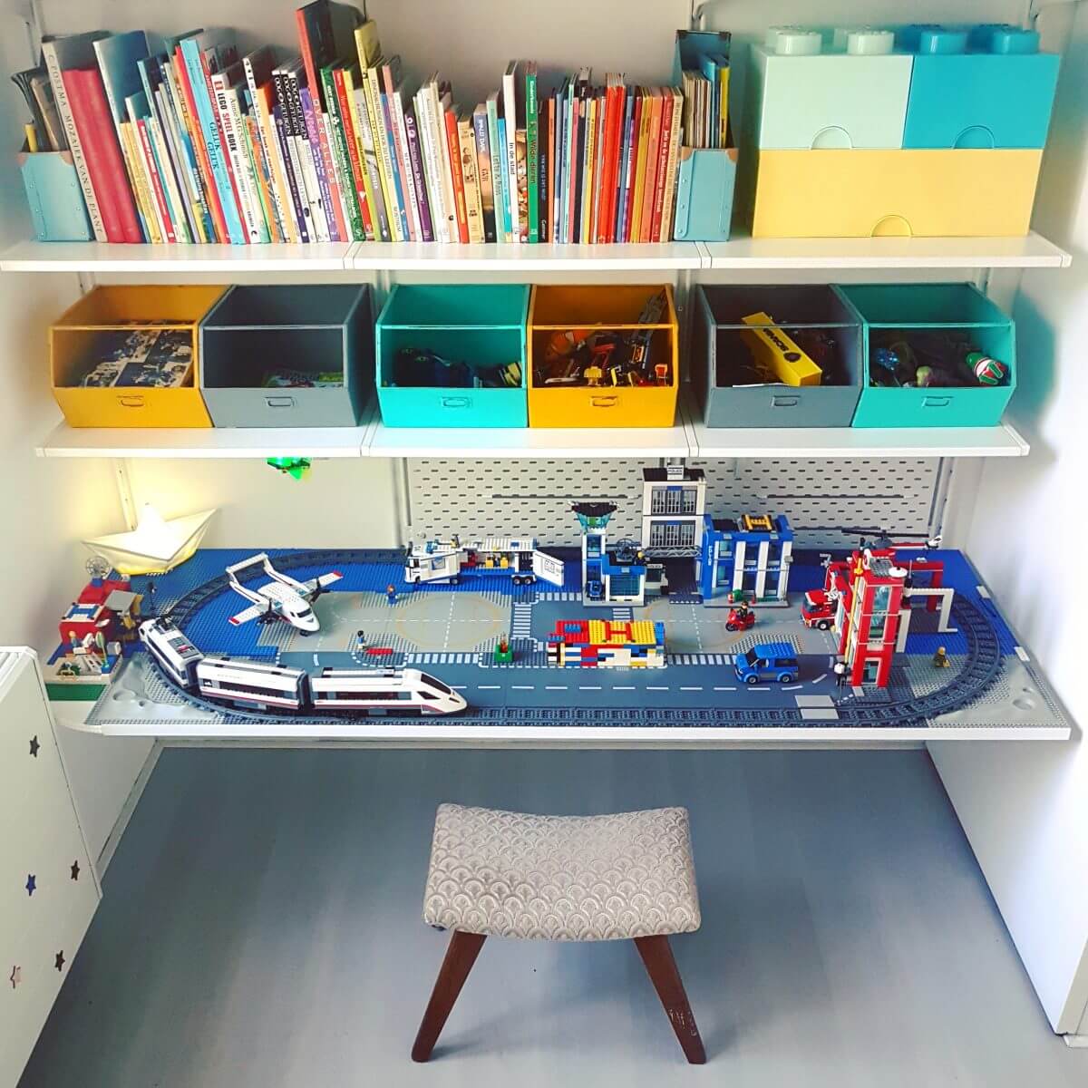 DIY - Lego City treintafel stad op bureau - train table lego desk 