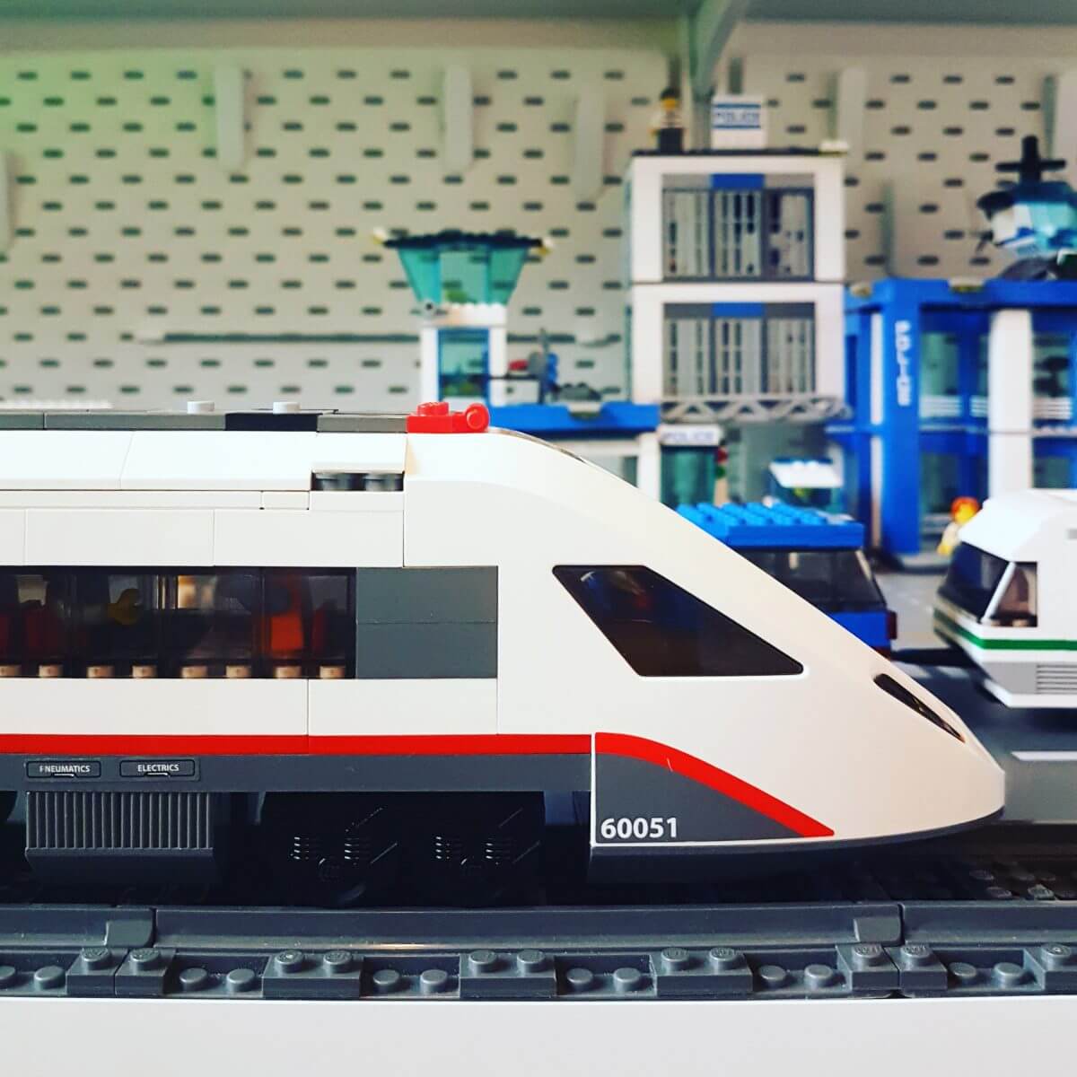 DIY - Lego City treintafel stad op bureau - train table lego desk
