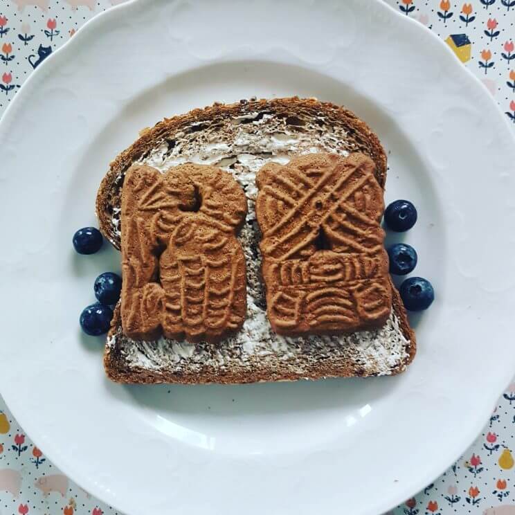Sinterklaas traditie: speculaas op brood Sinterklaas traditie: speculaas op brood