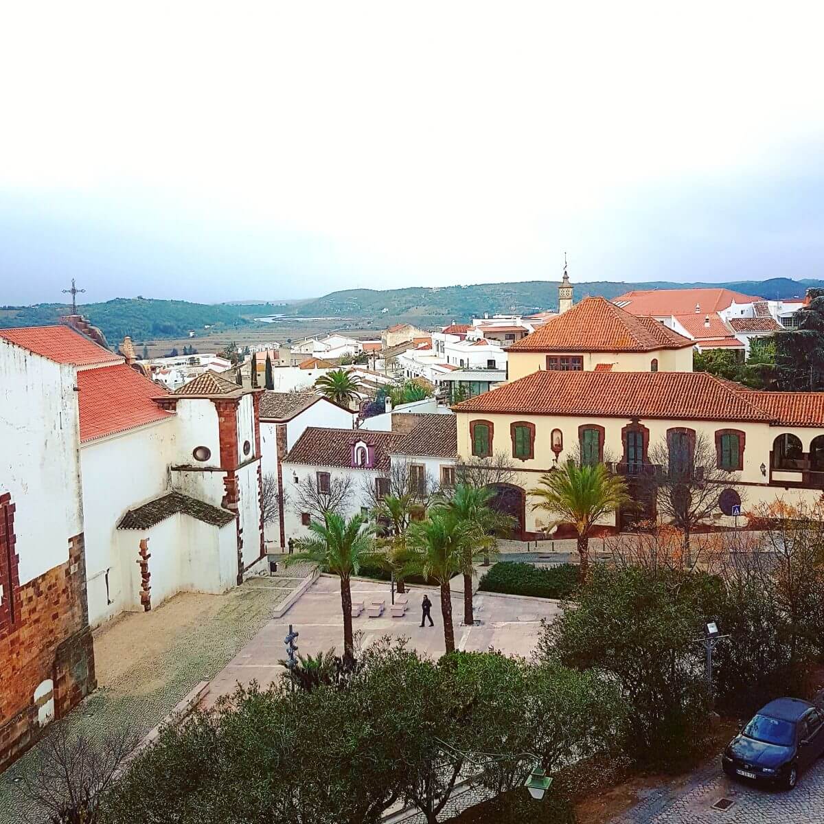 Algarve met kids: het binnenland in naar schilderachtige dorpje Silves met indrukwekkend fort, uitje Portugal met kinderen