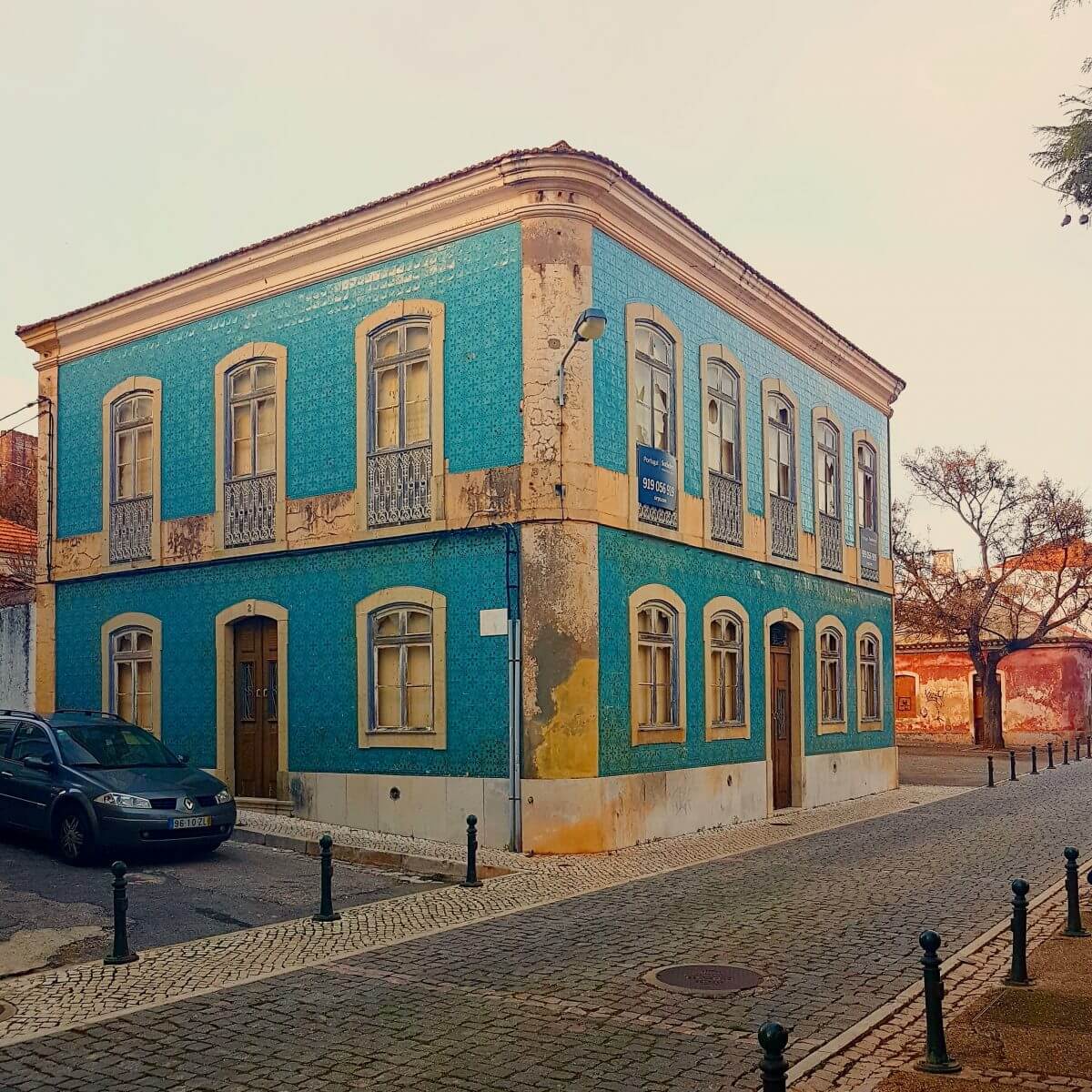 Algarve met kids: het binnenland in naar schilderachtige dorpje Silves met indrukwekkend fort, uitje Portugal met kinderen