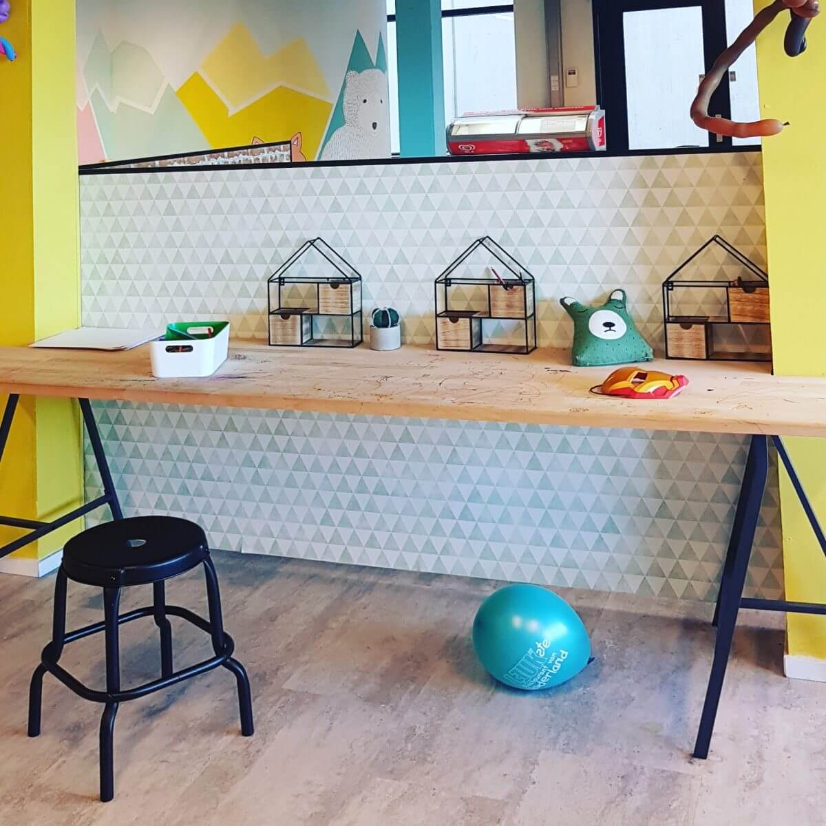 Kindvriendelijk restaurant LEUK Amsterdam: lekker kletsen terwijl de kids in de speelzaal spelen, Houthavens Amsterdam West kinderen