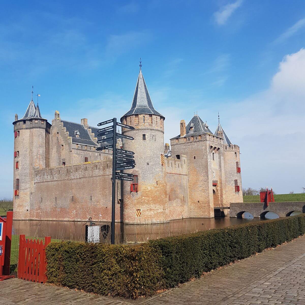 Uitje met kids: ridders en jonkvrouwen op speurtocht in het Muiderslot 