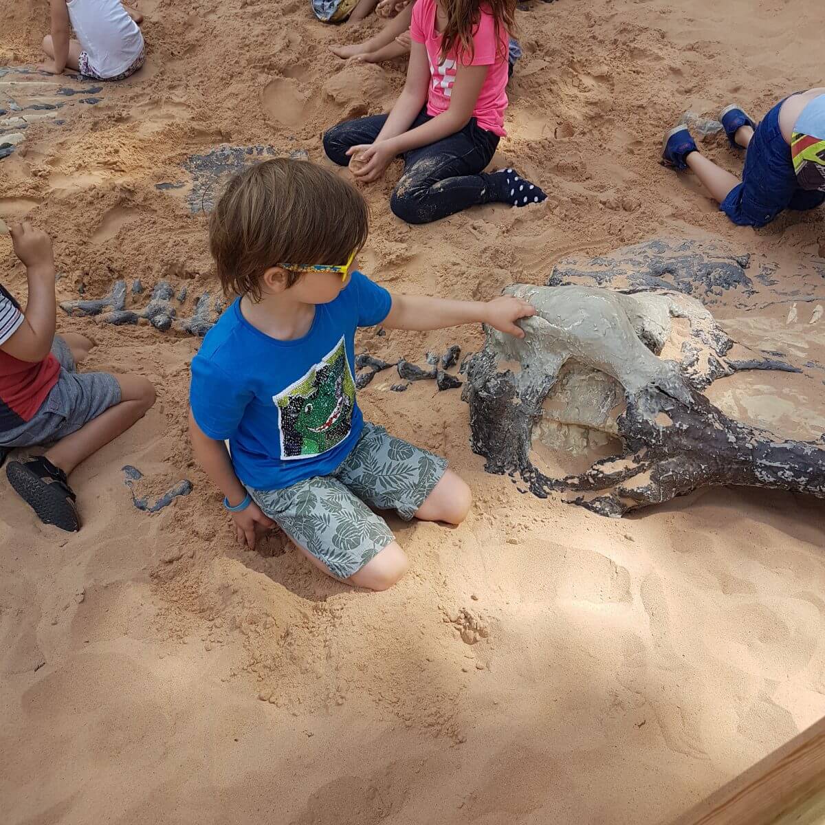 Uitje met kids: dino's kijken bij Jurassic Kingdom en daarna naar de speeltuin