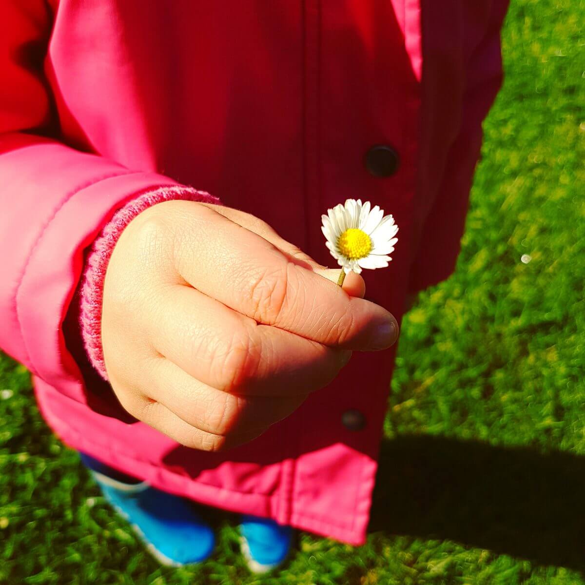 DIY kunst voor kids: een bloemen hanger knutselen