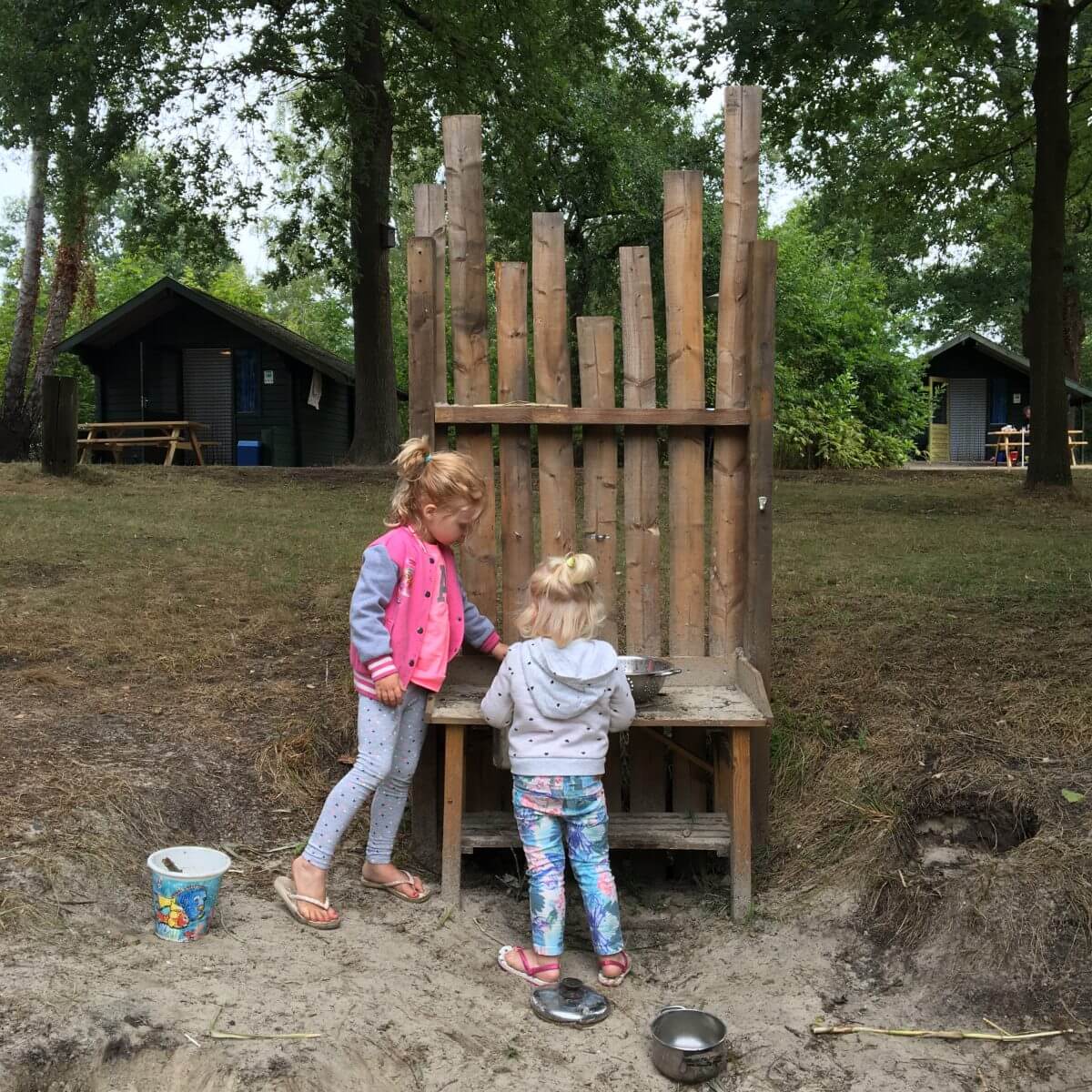 Campingtip: camping Lolotte, tussen Neede en Diepenheim in de Achterhoek in Gelderland, idyllische natuurcamping voor kinderen met zwembad vlakbij Lochem, Zutphen en Enschede #leukmetkids #kamperen