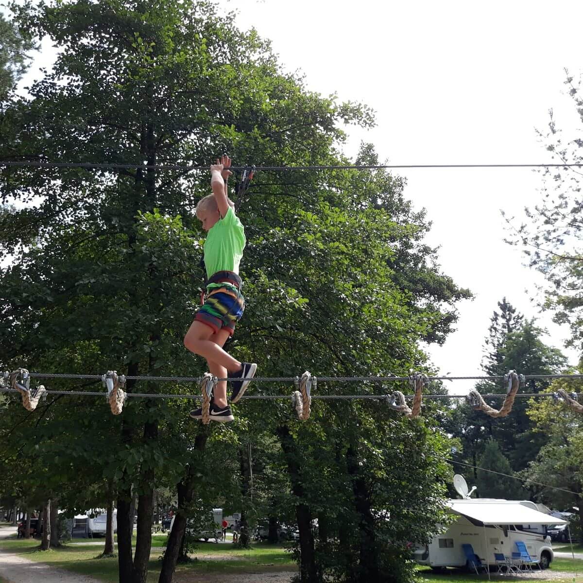 Vakantie in Slovenië met kids, Outdoor Paradijs! touwparcours Camping Kamp Menina 