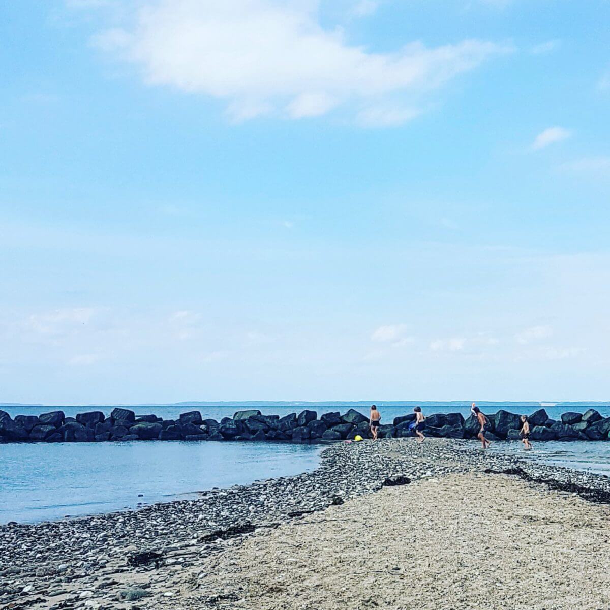Vakantie met kids: sprookjesachtig Funen in Denemarken - de oude stad Bogense met strand en haven