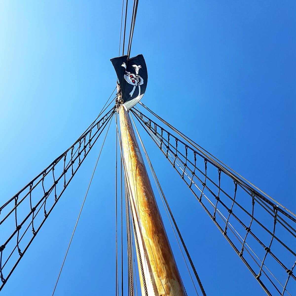 Vakantie met kids: sprookjesachtig Funen in Denemarken - Bogense piratentocht op zee zeilschip de Castor