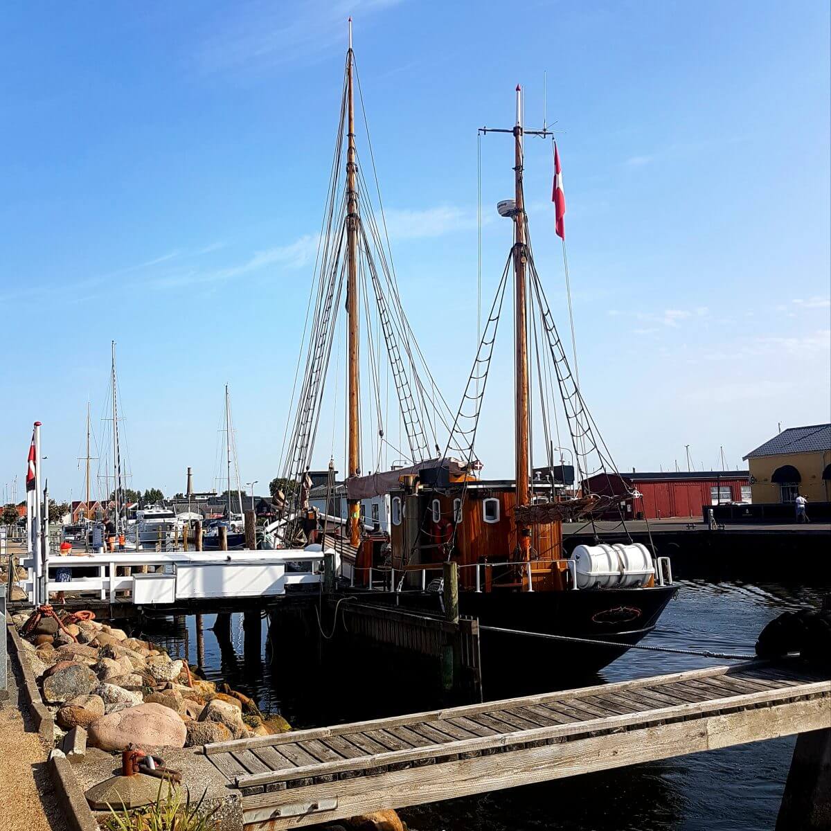 Vakantie met kids: sprookjesachtig Funen in Denemarken - Bogense piratentocht op zee zeilschip de Castor