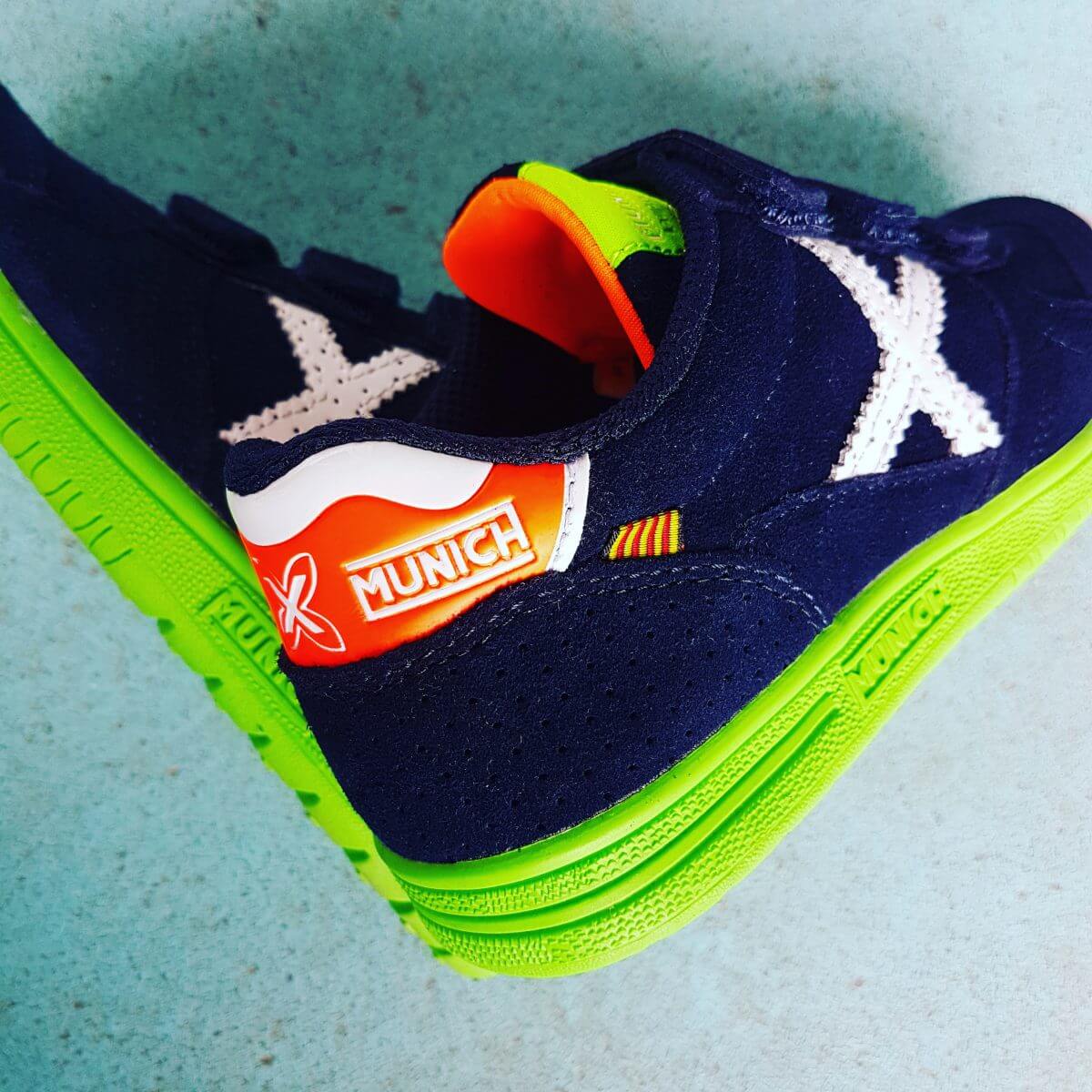 Hippe leren sneakers voor stoere kids #leukmetkids #jongens #meisjes #meiden #Munich #gympen #kinderkleding