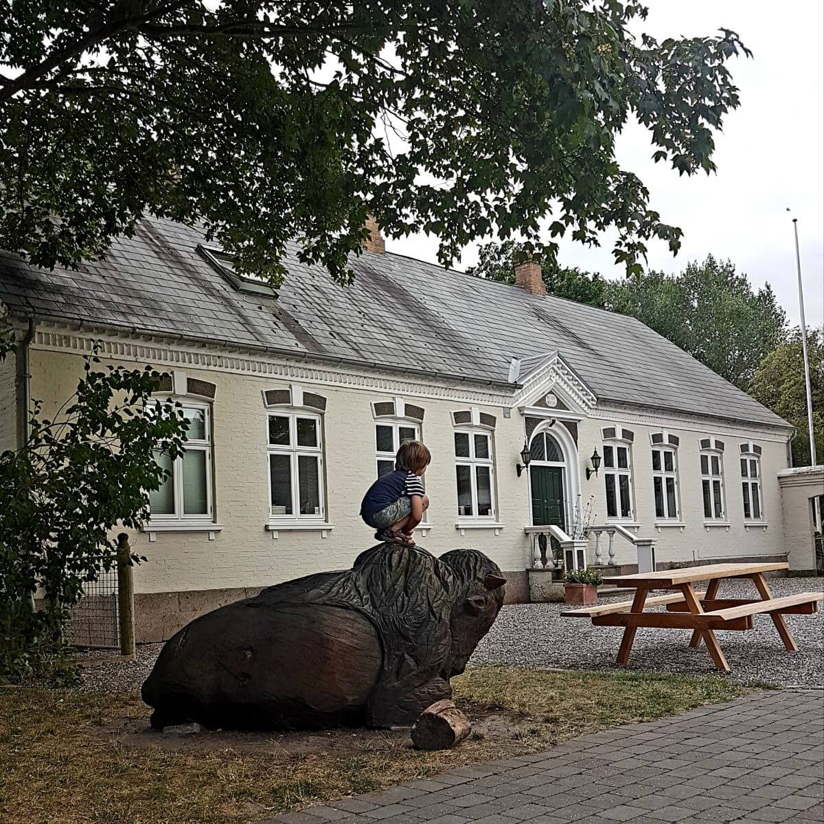 Ditlevsdal Bisonfarm: op bisonsafari of zelfs slapen tussen de bizons, op het eiland Funen in Denemarken #leukmetkids #vakantie #kinderen 