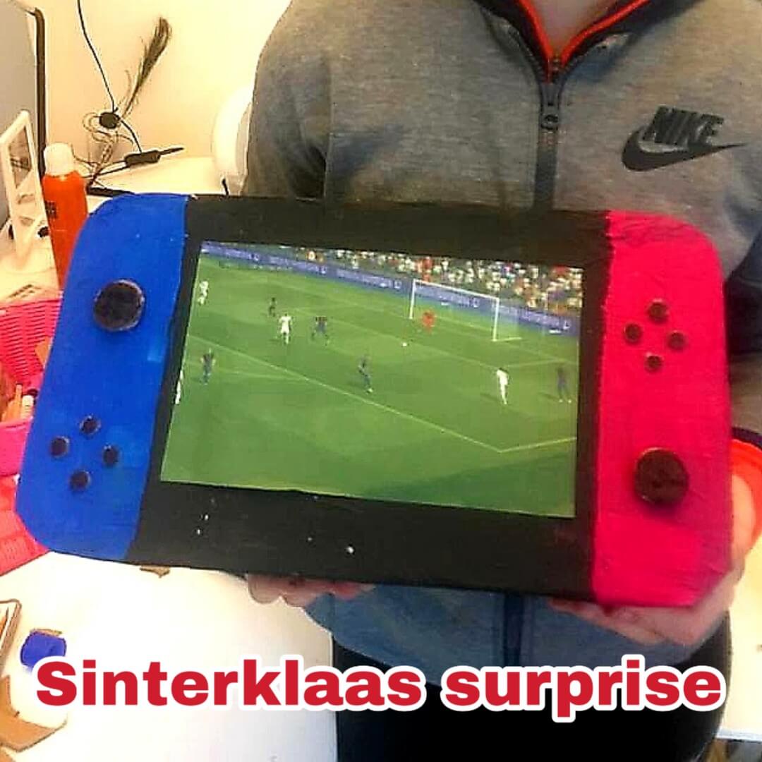 Sinterklaas surprise knutselen: heel veel leuke ideeën om te maken. Zoals deze Nintendo Switch van een pak met papier maché. 