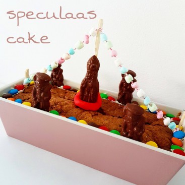 Sinterklaas recept: stoomboot speculaas-cake met noten en wortel