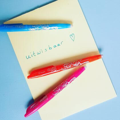 Verjaardag cadeau ideeën voor oudere kinderen, leuk voor je 9-jarige, 10-jarige, 11-jarige of 12-jarige zoon of dochter. Een leuk verjaardagscadeau: de frixion roller ball pen uitwisbare pen. 