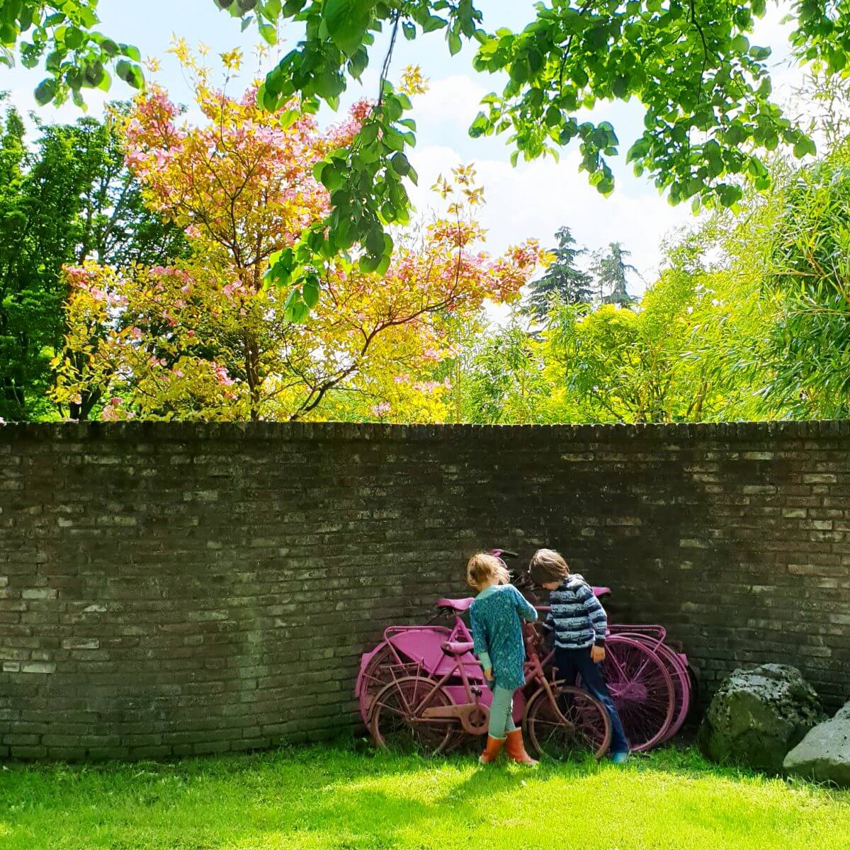 spelen met kids in Bloemenpark Appeltern 