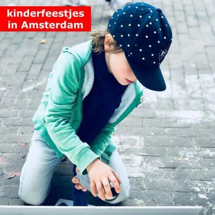 De leukste kinderfeestjes in Amsterdam. In Amsterdam kun je heel veel verschillende soorten kinderfeestjes doen. Hier vind je leuke ideeën voor verjaardagsfeestje thuis en buitenshuis.