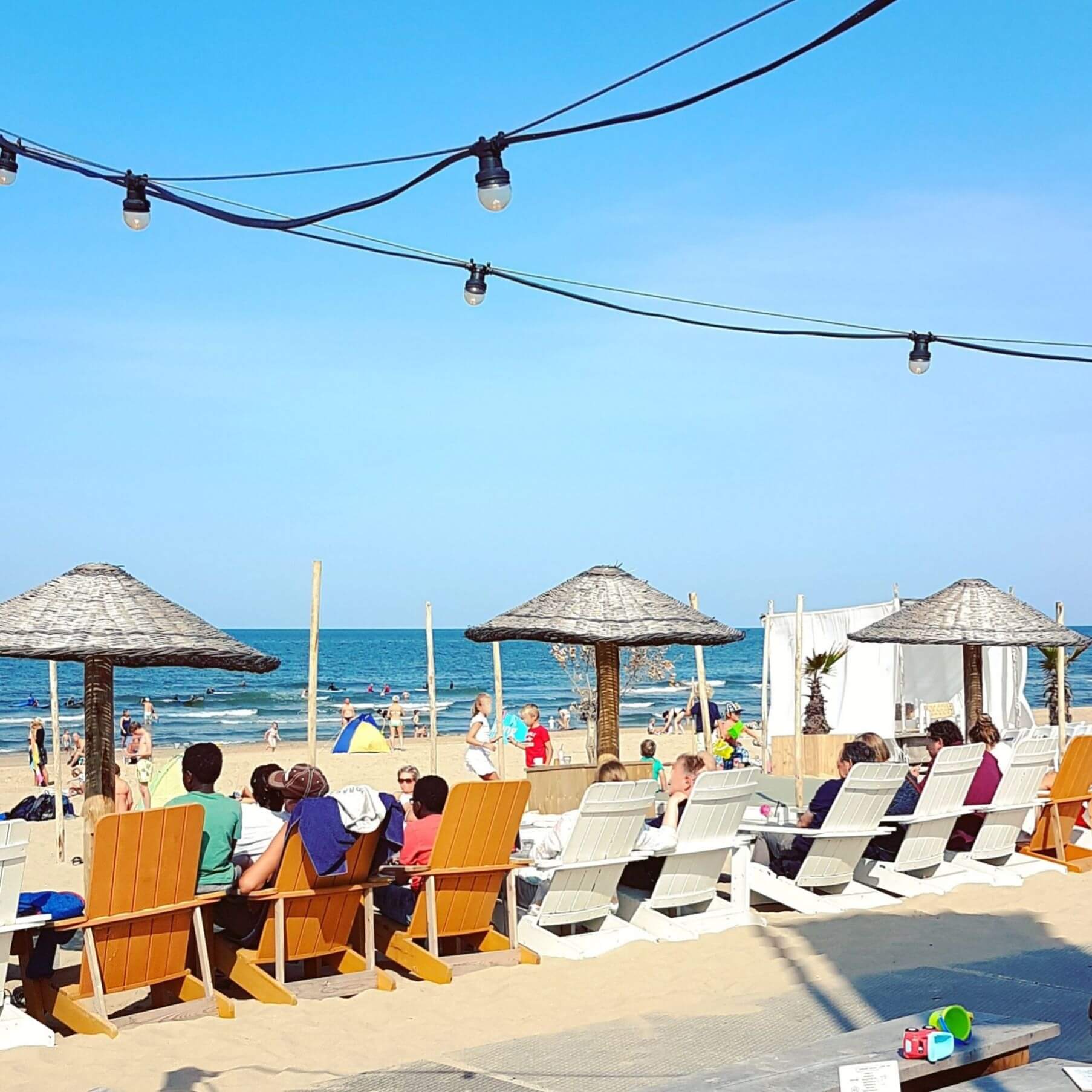 strand Castricum met Deining aan Zee