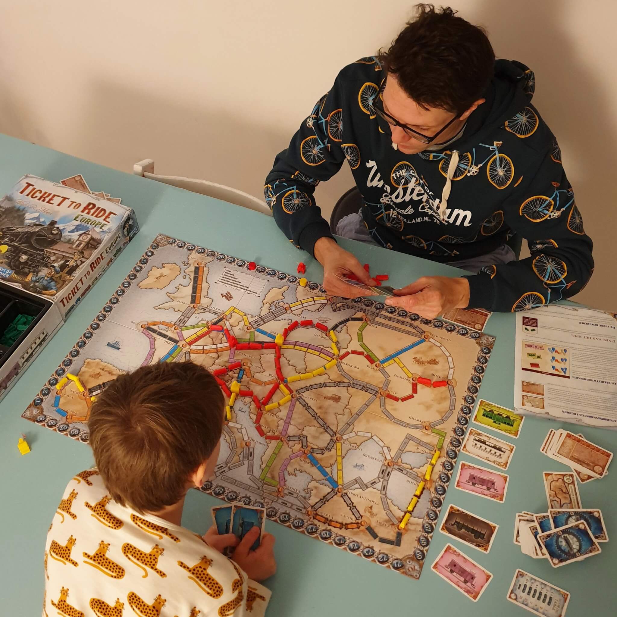 101 dingen om binnen te doen met kinderen als het regent of koud is: bordspelletjes 