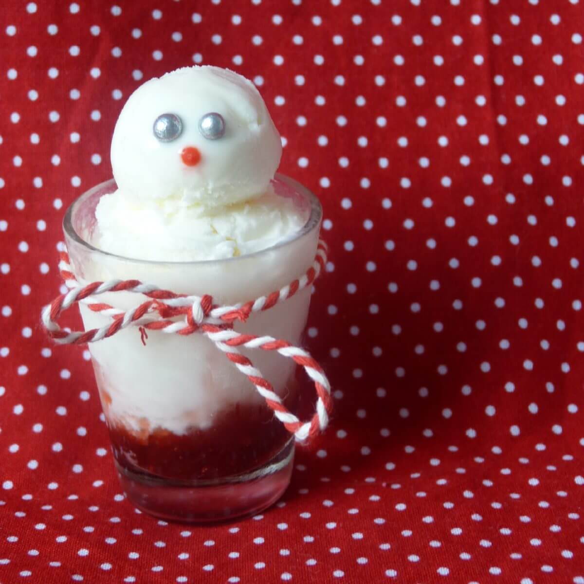 Kerst knutselen met eten: zoete recepten en ideeën - sneeuwpop ijs 