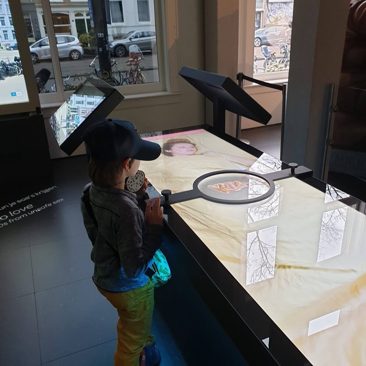 Micropia museum: leuk uitje voor nieuwsgierige kinderen in Amsterdam