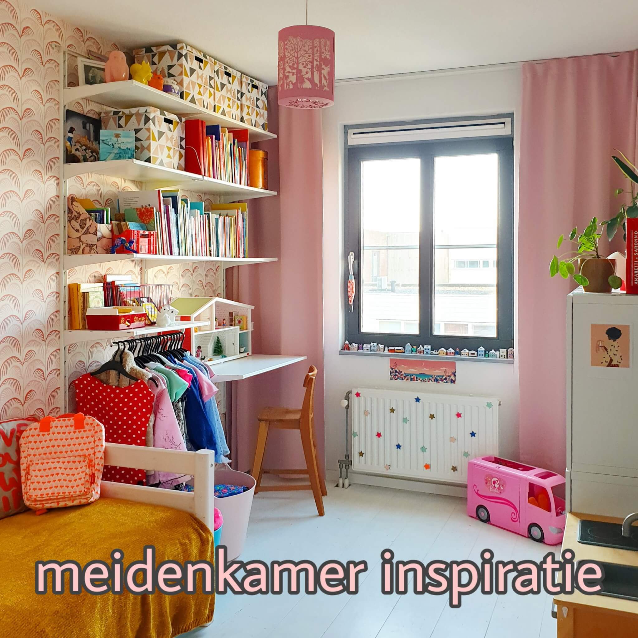 Kinderkamer onze meidenkamer met roze, rood en geel Leuk kids