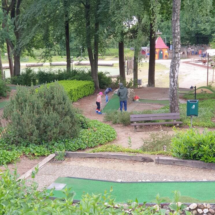 Landal Miggelenberg op de Veluwe: vakantiehuisjes in de natuur, midgetgolf