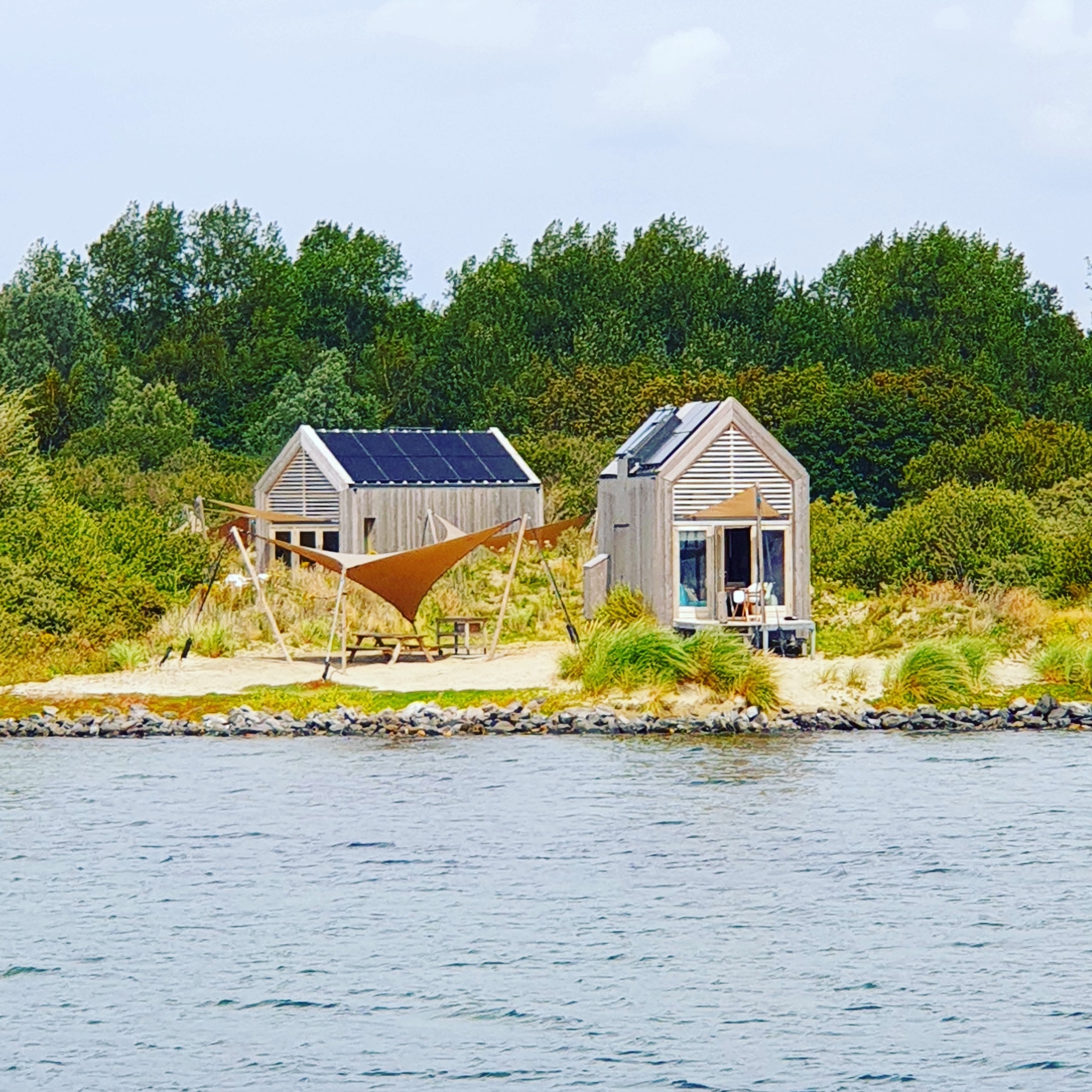 Vakantiehuis met kinderen in Nederland: leuke vakantieparken en huisjes. Zoals Roompot Vakantiepark ECO Grevelingenstrand. 