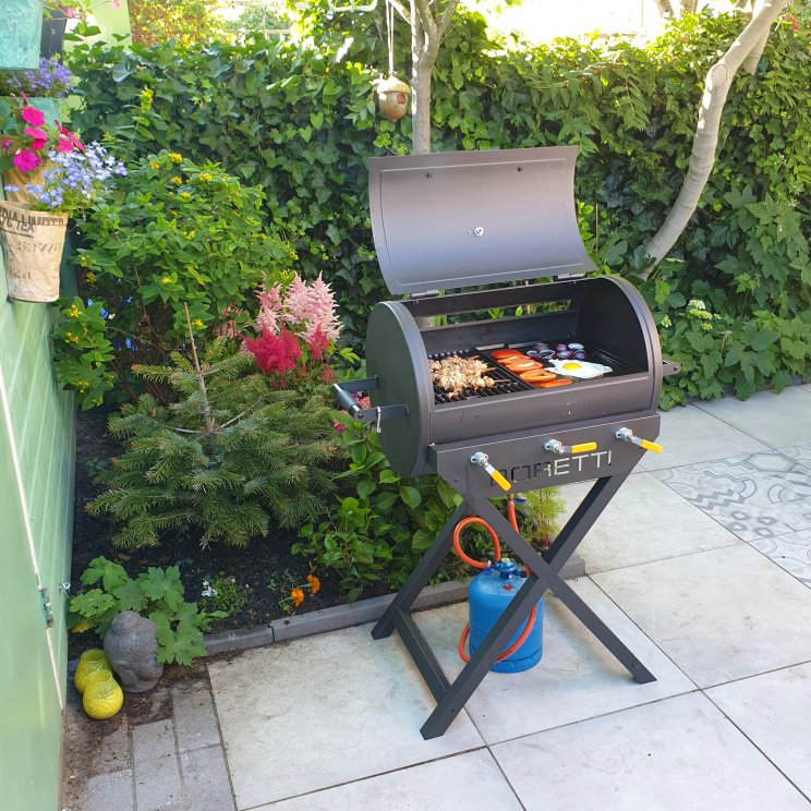 Wat is de beste bbq? Wij zijn heel blij met onze barbecue: Boretti Addizio stijlvolle Gasbarbecue. Een relatief duurzame keuze.