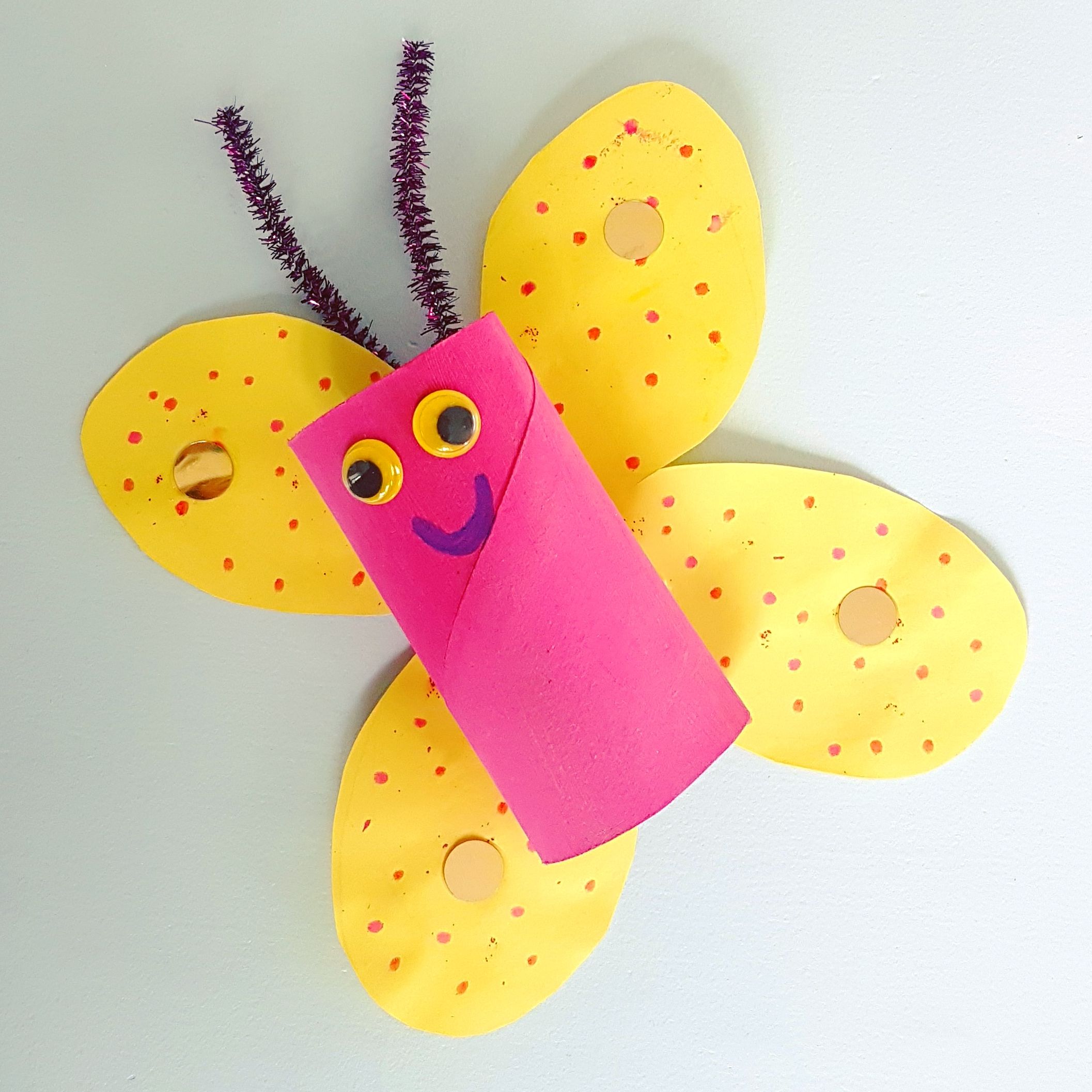 101 ideeën om te knutselen met kinderen, zoals deze vlinder knutselen