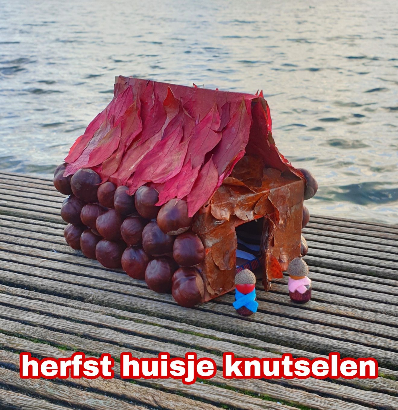 Herfst huisje knutselen met kastanjes, eikels en bladeren