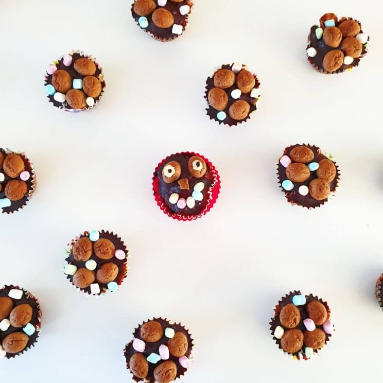 Sinterklaas recepten: leuke ideeën om te knutselen met eten - pepernoten cupcakes