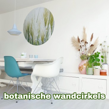 Zo haal je de tuin de woonkamer in met botanische muurdecoratie