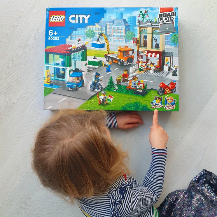 LEGO City stadscentrum 60292: veel speelmogelijkheden & nieuwe dingen