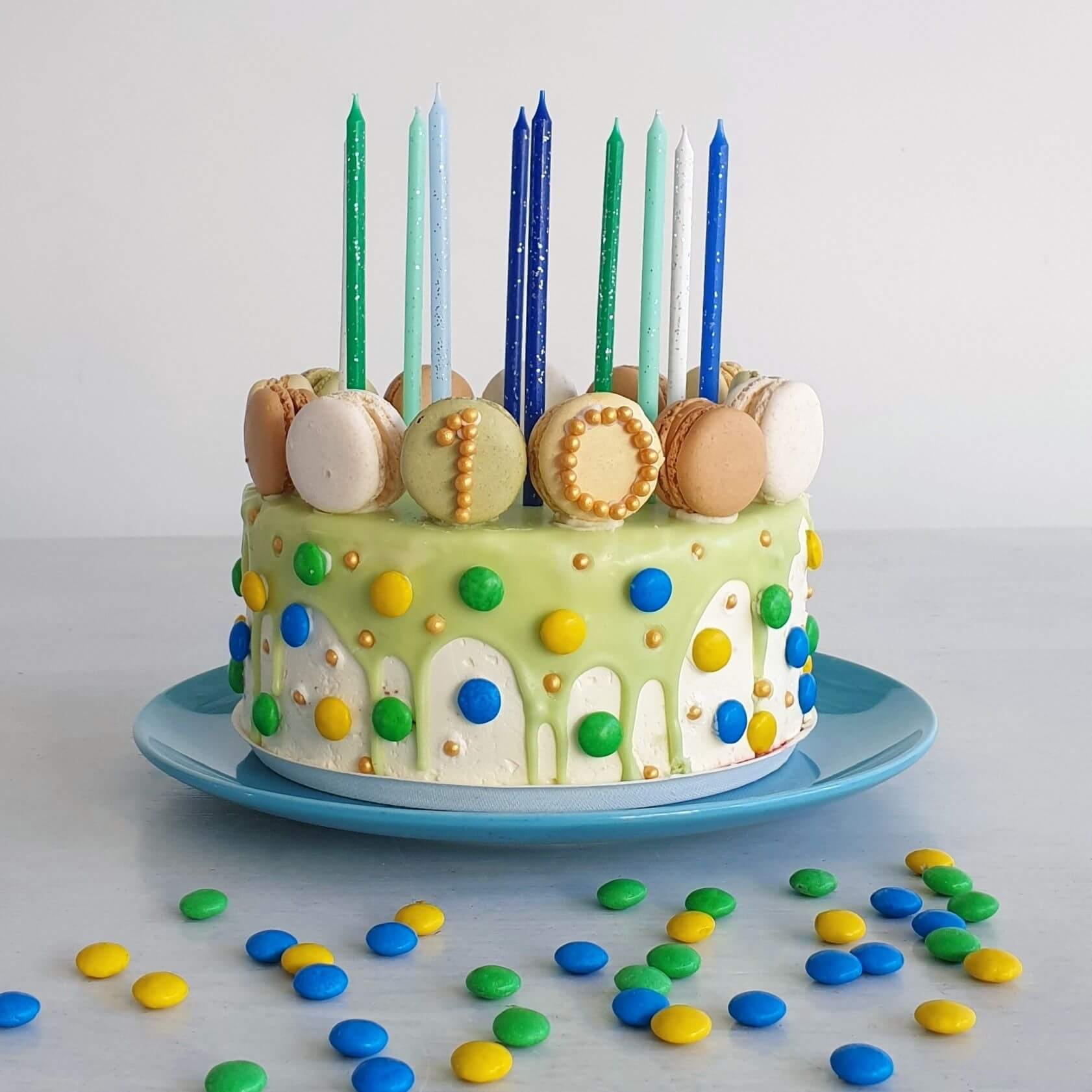 Bakken met kids: 25 leuke recepten voor kinderen. Deze dripcake is heel makkelijk en ziet er super leuk uit.