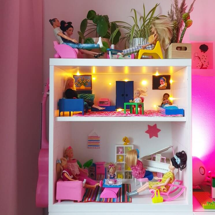 Ikea hack: zelfgemaakt Barbie huis in de kast